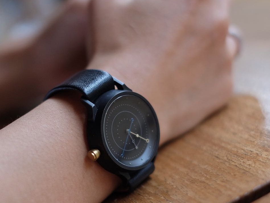 Edisi Lima Astronomer Black dari Lima Watch